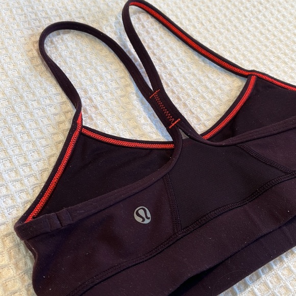 LULULEMON SIZE 4 BURGANDY FLOW Y BRA - Picture 4 of 6